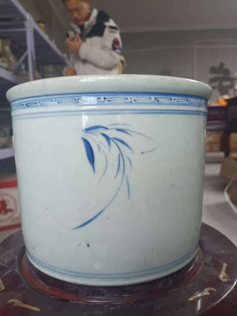 古玩陶瓷青花人物故事三足直筒爐拍賣,當前價格2999元