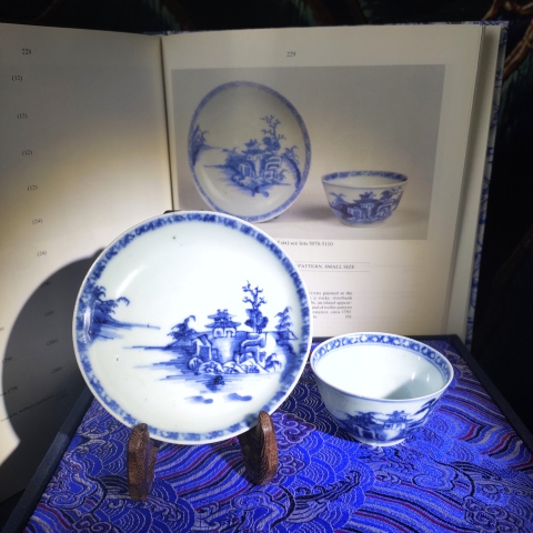 古玩陶瓷【來源佳士得故宮同款】清乾隆青花亭臺風景圖杯碟拍賣,當前價格6800元