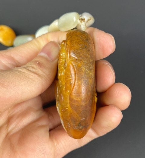 古玩玉器天然和田玉籽料黃沁鐘馗吊墜拍賣，當前價格39800元