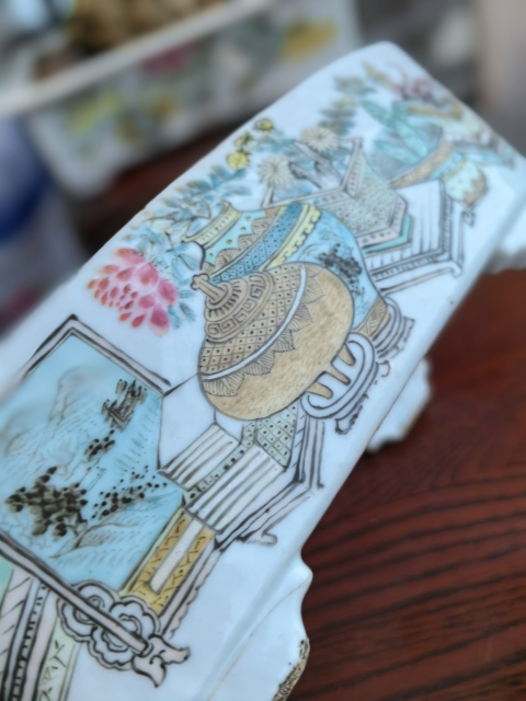 古玩陶瓷晚清光緒許品衡淺絳彩博古圖詩文橢圓形水仙盆拍賣,當(dāng)前價(jià)格15000元
