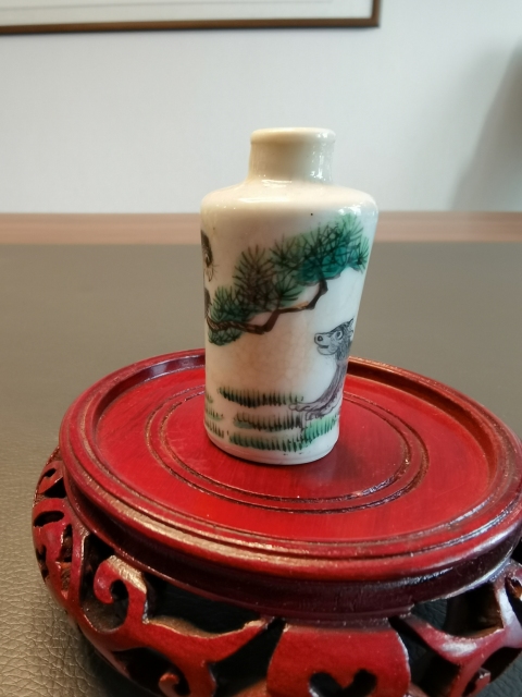 古玩陶瓷洪憲瓷粉彩英雄獨立圖鼻煙壺拍賣,當前價格2680元