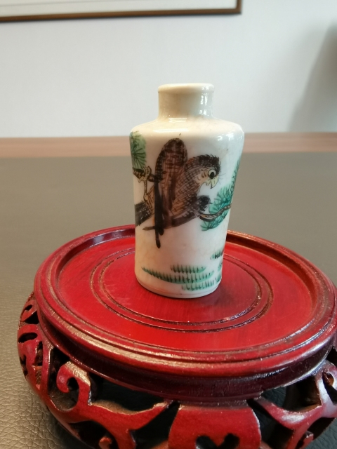 古玩陶瓷洪憲瓷粉彩英雄獨立圖鼻煙壺拍賣,當前價格2680元