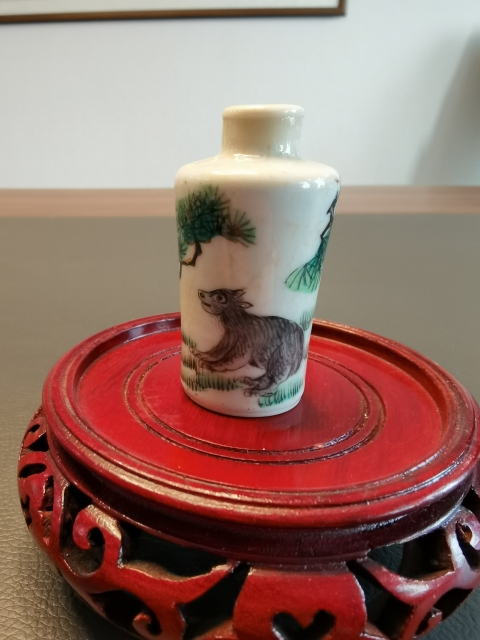 古玩陶瓷洪憲瓷粉彩英雄獨立圖鼻煙壺拍賣,當前價格2680元