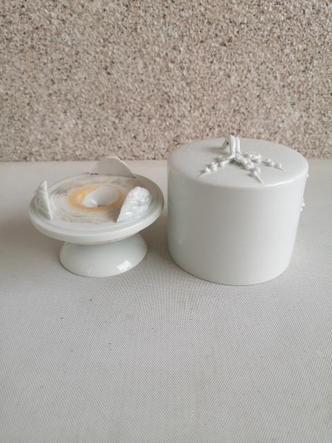 古玩陶瓷德化白瓷貼塑梅花油燈罩拍賣,當前價格480元