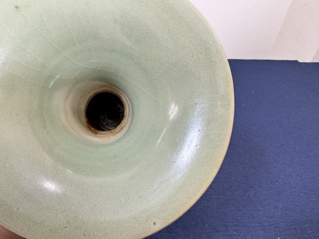 古玩陶瓷龍泉窯青釉花觚拍賣,當前價格28000元