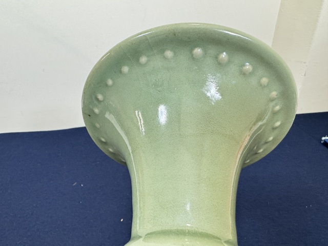 古玩陶瓷龍泉窯青釉花觚拍賣,當前價格28000元