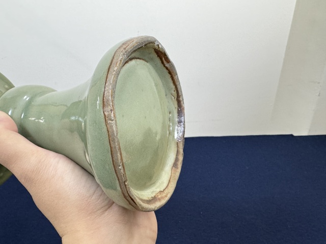 古玩陶瓷龍泉窯青釉花觚拍賣,當前價格28000元