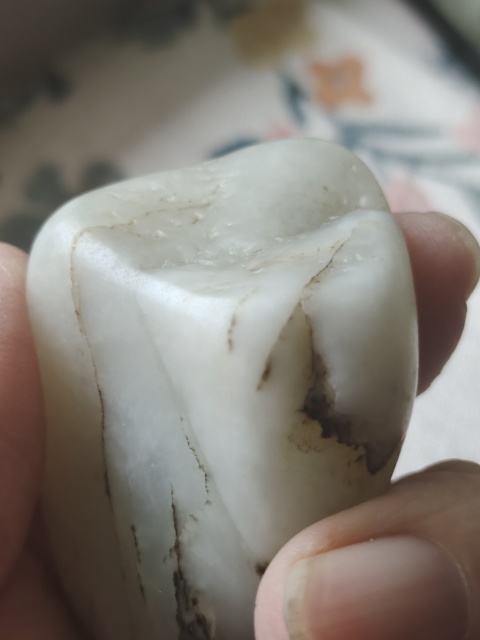 古玩玉器和田籽料原石拍賣,當(dāng)前價(jià)格2600元