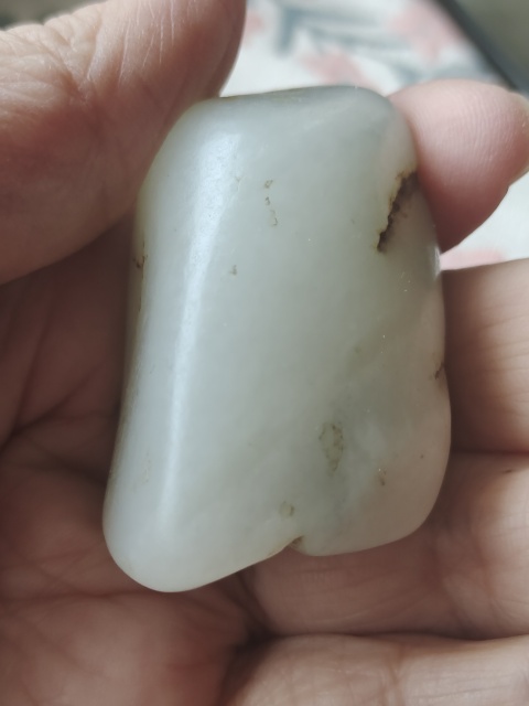 古玩玉器和田籽料原石拍賣,當(dāng)前價(jià)格2600元