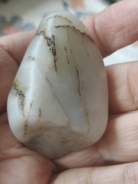古玩玉器和田籽料原石拍賣,當(dāng)前價(jià)格2600元