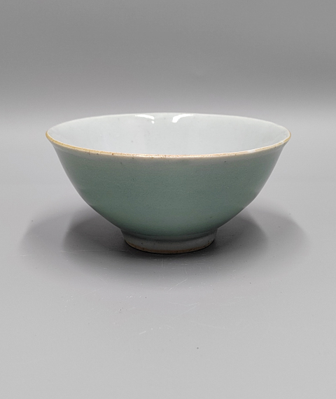 古玩陶瓷清中嘉慶本朝款豆青釉茶盞拍賣，當前價格666元