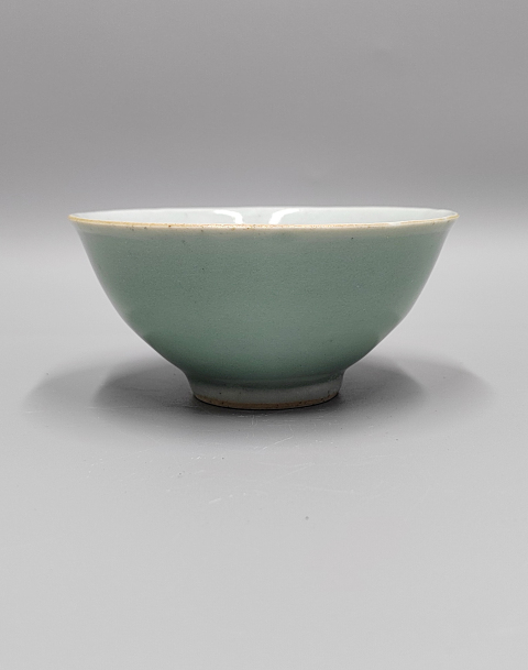 古玩陶瓷清中嘉慶本朝款豆青釉茶盞拍賣，當前價格666元