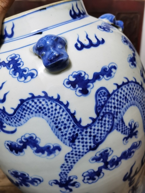 古玩陶瓷青花趕珠龍紋獅耳將軍罐拍賣，當(dāng)前價格11000元
