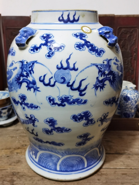 古玩陶瓷青花趕珠龍紋獅耳將軍罐拍賣，當(dāng)前價格11000元