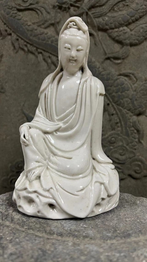 古玩陶瓷民國德化窯觀音塑像拍賣,當前價格1388元