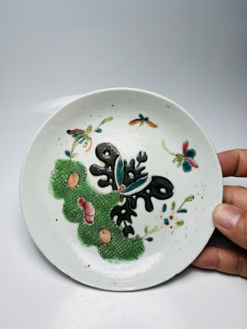 古玩陶瓷粉彩蝴蝶花卉紋盤拍賣,當前價格200元