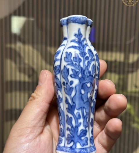 古玩陶瓷清康熙青花洞石花卉紋海棠口瓶拍賣,當前價格3900元