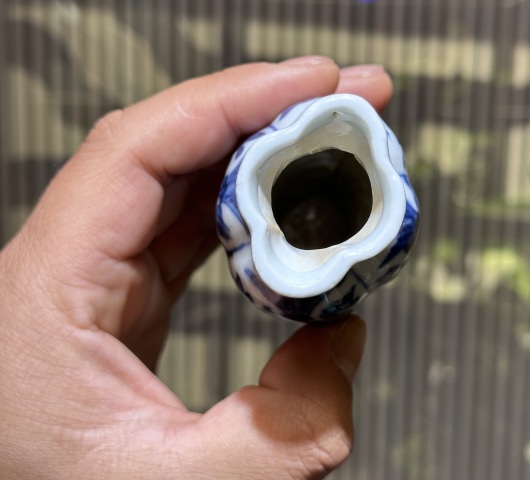 古玩陶瓷清康熙青花洞石花卉紋海棠口瓶拍賣,當前價格3900元