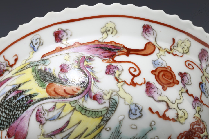 古玩陶瓷民國·粉彩龍鳳呈祥紋花口大碗拍賣,當前價格3999元