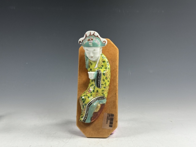 古玩陶瓷清中·粉彩人物壁掛真品鑒賞圖