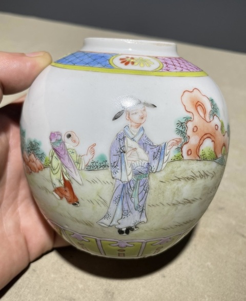 古玩陶瓷【精品細路民窯】粉彩攜琴訪友人物故事紋小罐拍賣,當前價格3000元