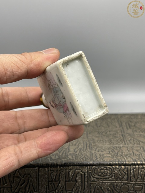 古玩陶瓷清晚期·粉彩詩文人物方形鼻煙壺拍賣,當前價格2680元