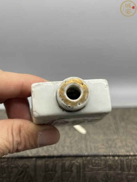古玩陶瓷清晚期·粉彩詩文人物方形鼻煙壺拍賣,當前價格2680元