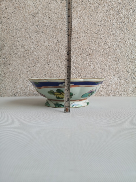 古玩陶瓷粉彩花卉紋花口供碗拍賣，當前價格850元
