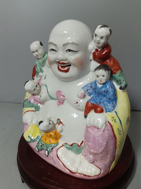 古玩陶瓷精美五子鬧佛塑像拍賣(mài),當(dāng)前價(jià)格158元