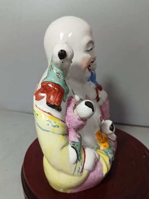 古玩陶瓷精美五子鬧佛塑像拍賣(mài),當(dāng)前價(jià)格158元
