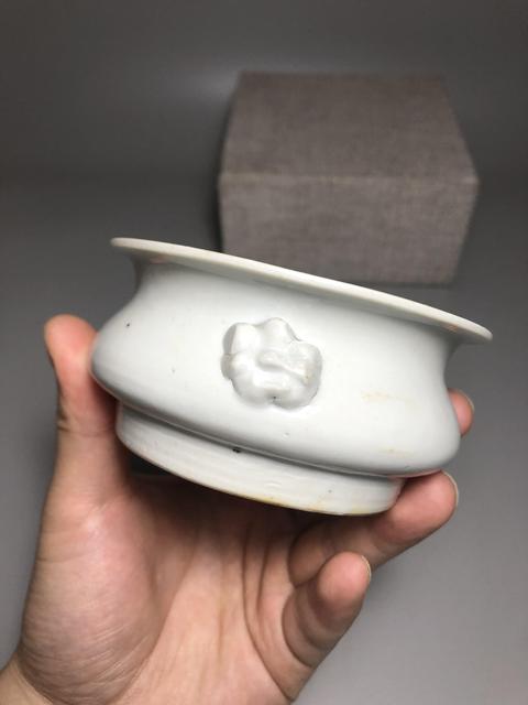 古玩陶瓷德化,白瓷獅耳爐拍賣,當前價格1680元