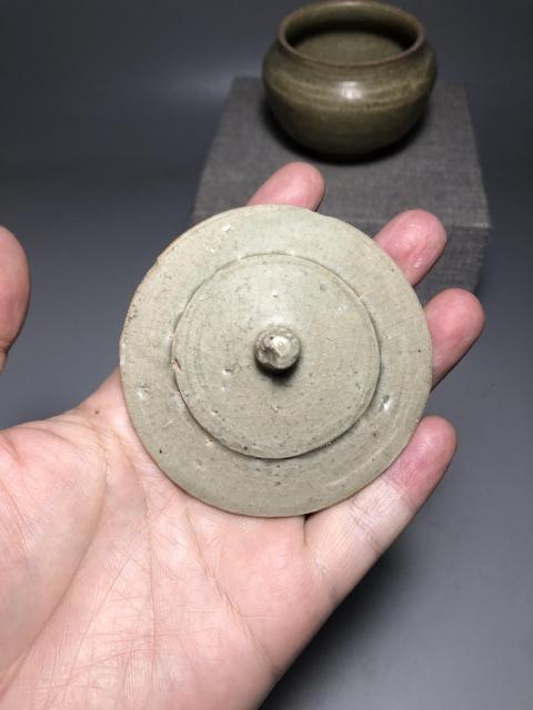 古玩陶瓷元代青釉茶葉蓋罐（保真卡）拍賣，當前價格2680元