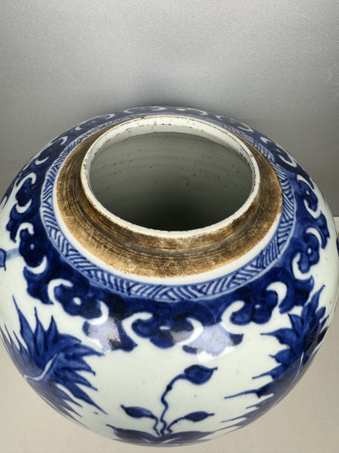 古玩陶瓷康熙·花卉紋青花罐拍賣，當前價格11000元