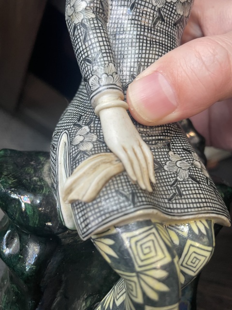 古玩陶瓷民國(guó)素三彩造像拍賣，當(dāng)前價(jià)格15000元