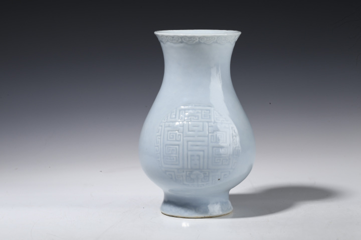 古玩陶瓷民國·天藍釉暗刻夔龍壽字紋尊拍賣，當前價格1854元