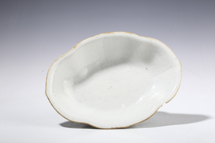 古玩陶瓷晚清·粉彩花鳥紋海棠形供盤拍賣，當前價格128元