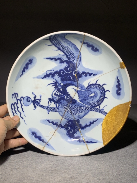 古玩陶瓷清雍乾青花過墻龍盤拍賣,當前價格999元