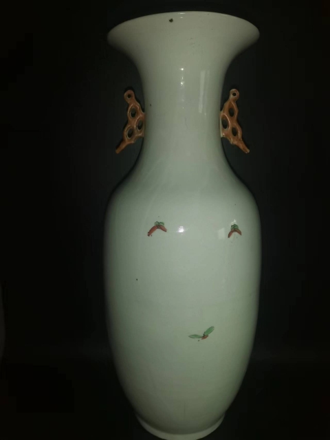 古玩陶瓷粉彩三娘教子圖撇口瓶拍賣,當(dāng)前價格4600元