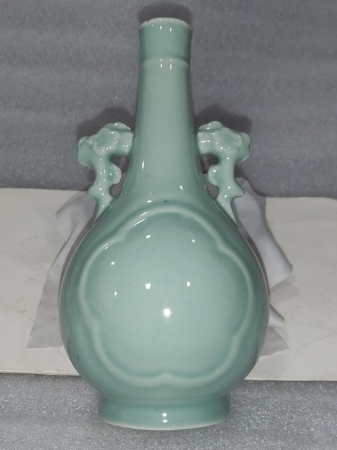 古玩陶瓷龍泉窯青釉瓶拍賣,當前價格0元