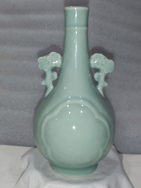古玩陶瓷龍泉窯青釉瓶拍賣,當前價格0元