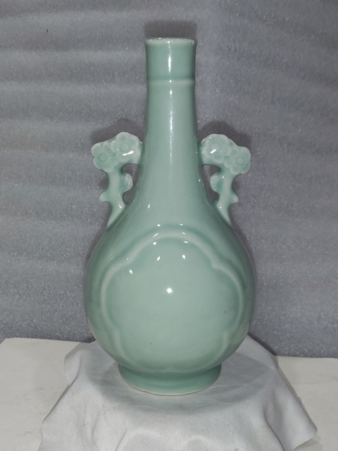 古玩陶瓷龍泉窯青釉瓶拍賣,當前價格0元