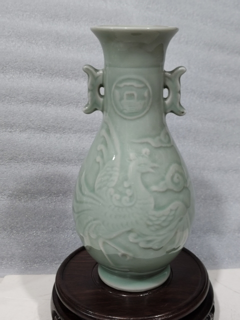 古玩陶瓷龍泉窯青釉瓶拍賣，當前價格0元