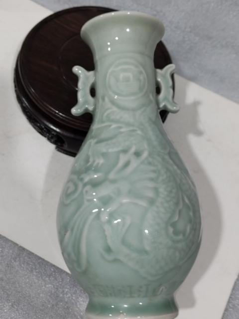 古玩陶瓷龍泉窯青釉瓶拍賣，當前價格0元