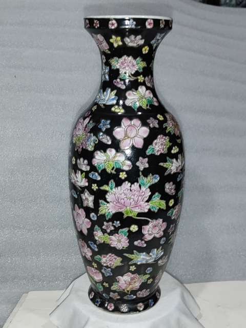 古玩陶瓷花卉紋瓶拍賣,當前價格0元
