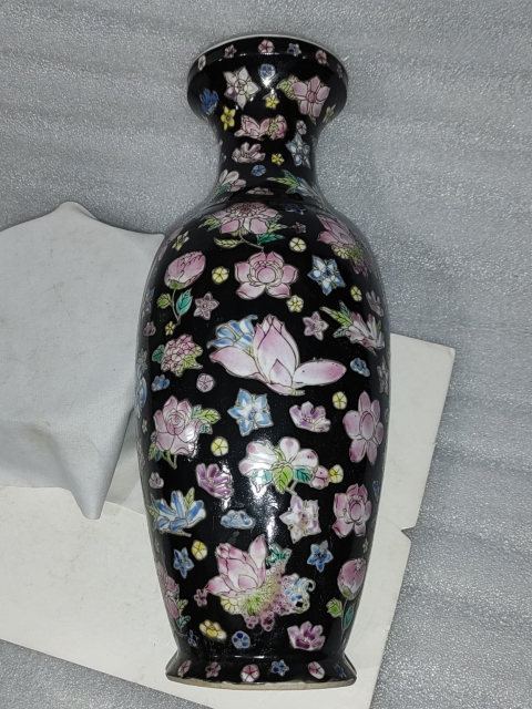古玩陶瓷花卉紋瓶拍賣,當前價格0元
