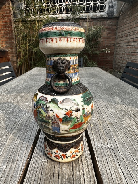 古玩陶瓷清中晚哥釉粉彩竹林七賢紋獅耳銜環尊拍賣,當前價格5555元