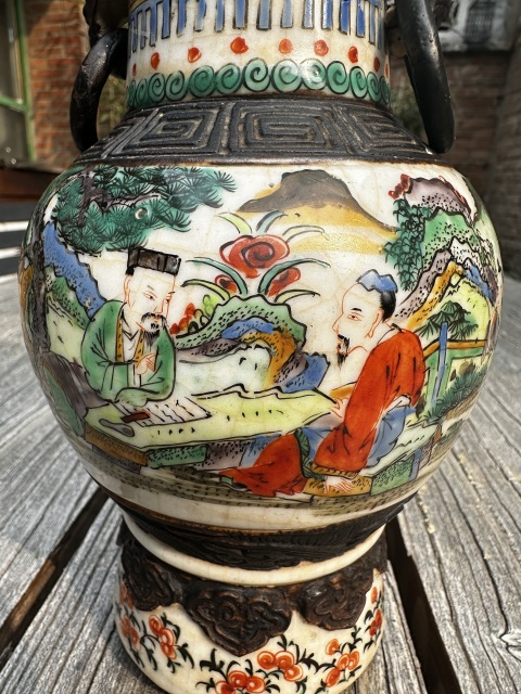 古玩陶瓷清中晚哥釉粉彩竹林七賢紋獅耳銜環尊拍賣,當前價格5555元