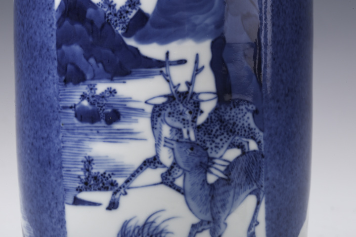 古玩陶瓷清光緒·灑藍釉開窗青花人物瑞獸紋棒槌瓶拍賣，當(dāng)前價格18870元