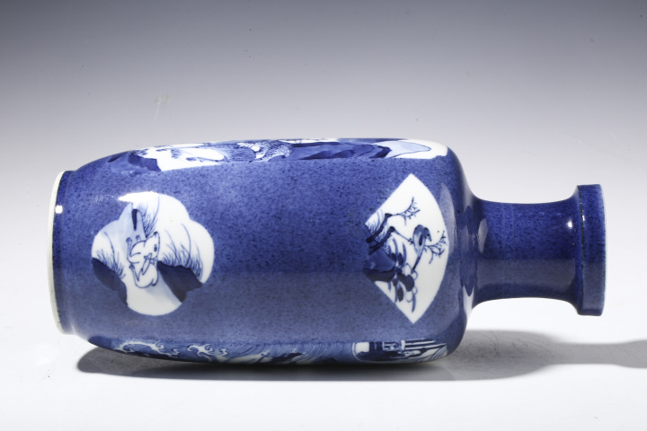 古玩陶瓷清光緒·灑藍釉開窗青花人物瑞獸紋棒槌瓶拍賣，當(dāng)前價格18870元