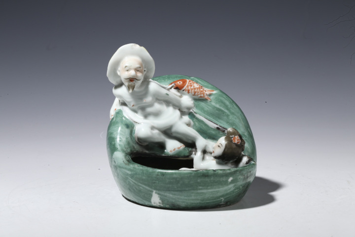 古玩陶瓷·粉彩漁翁戲蚌筆洗
真品鑒賞圖